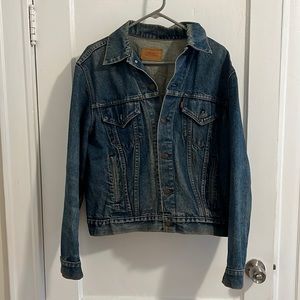 Vintage dark denim Levi’s jacket